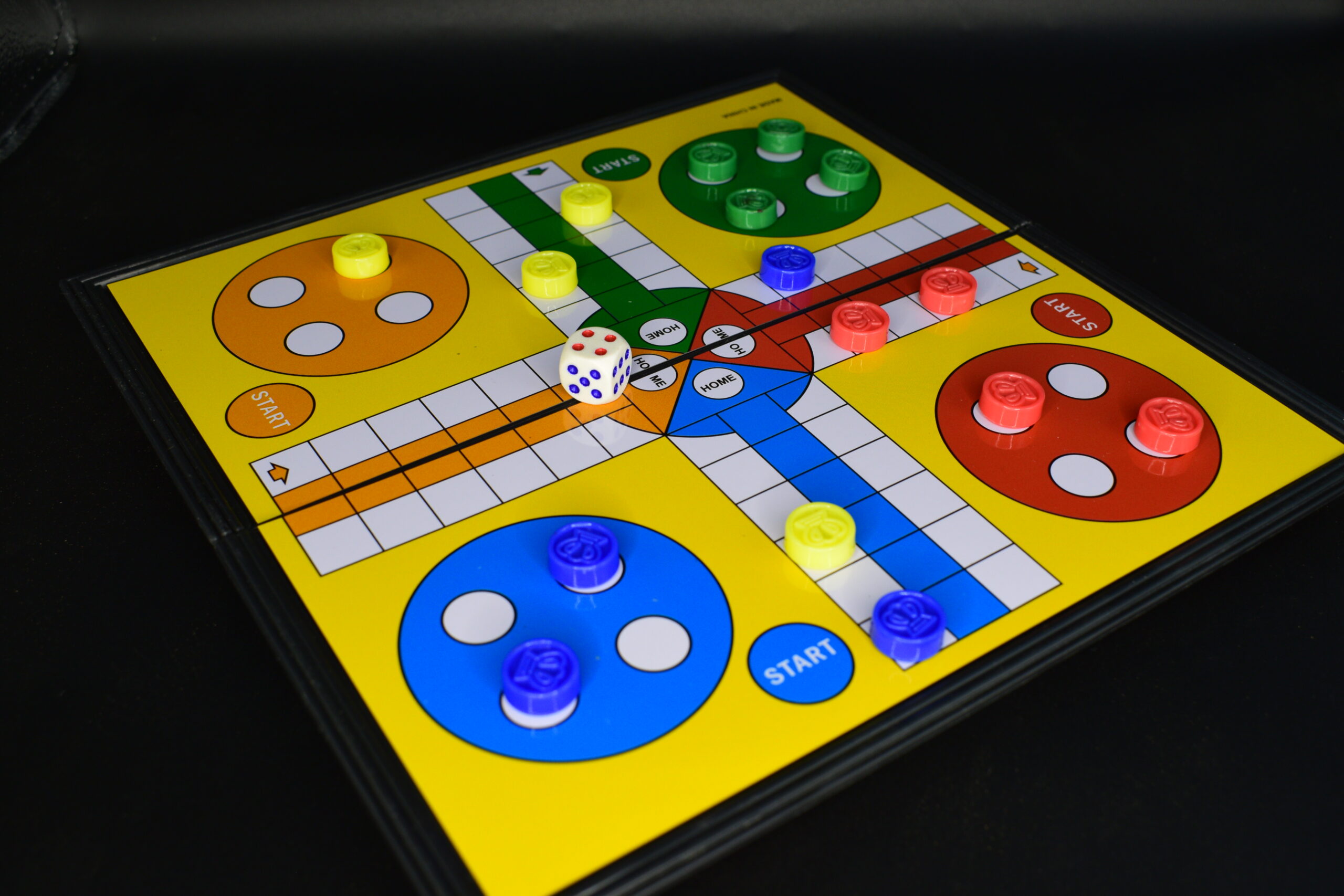 Jeu Ludo tunisie magnétique et pliable Jeu Ludo magnétique et pliable